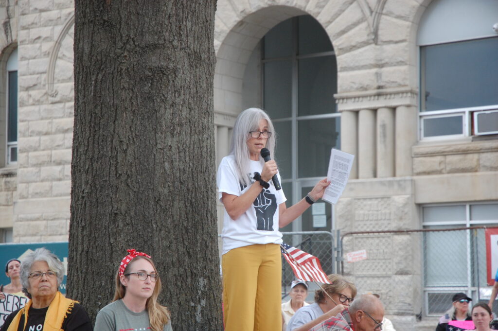 warrensburg gathering, woman speaking, amelia herbert photo marketing